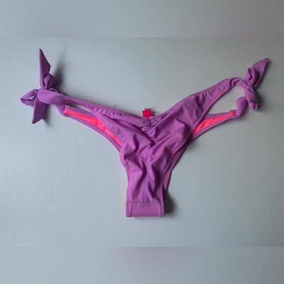 Victoria’s Secret Bikini Bottoms - Picture 2 of 6